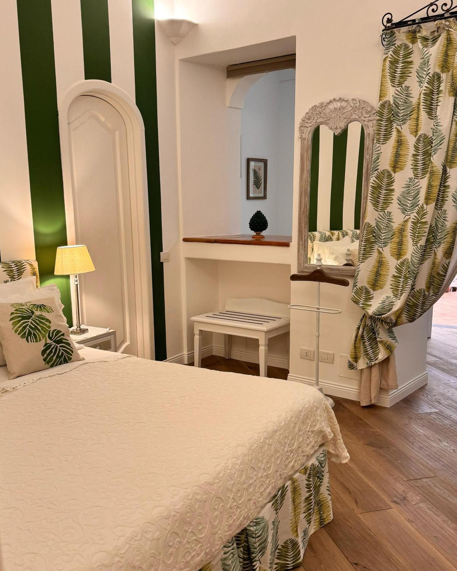 Villa Mary Suites Позітано Екстер'єр фото